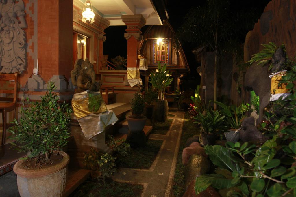 Loris Homestay Ubud Exterior foto