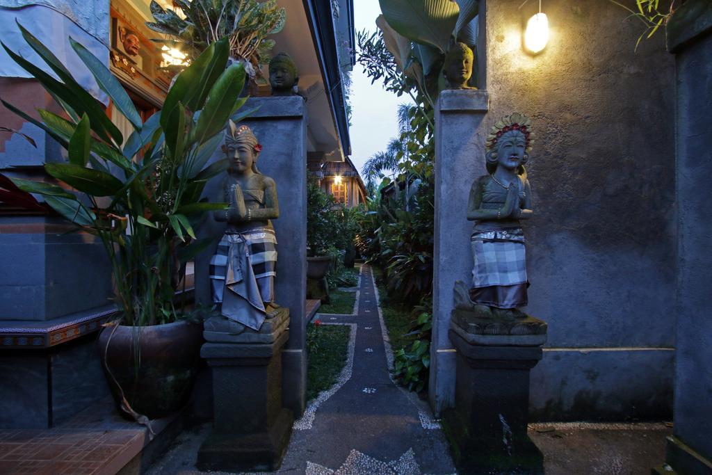 Loris Homestay Ubud Exterior foto