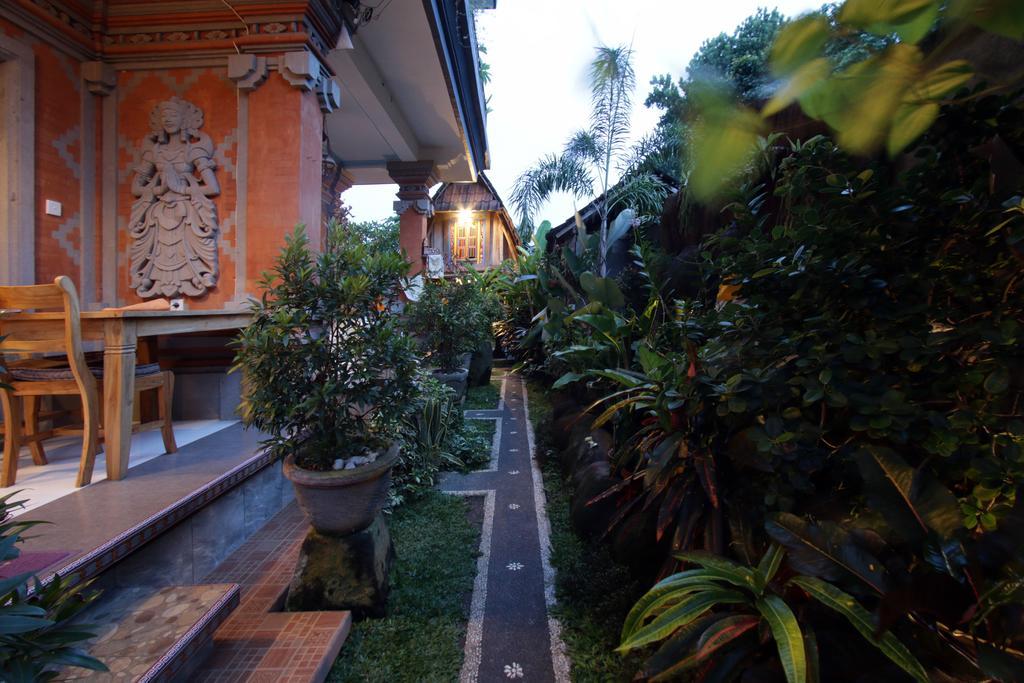 Loris Homestay Ubud Exterior foto