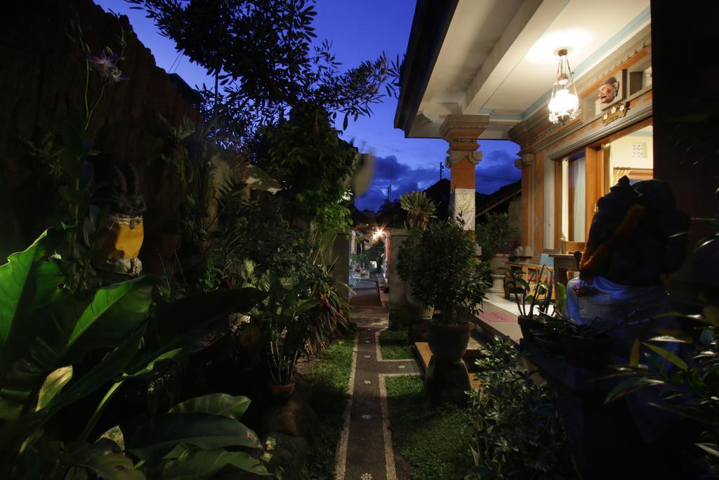 Loris Homestay Ubud Exterior foto